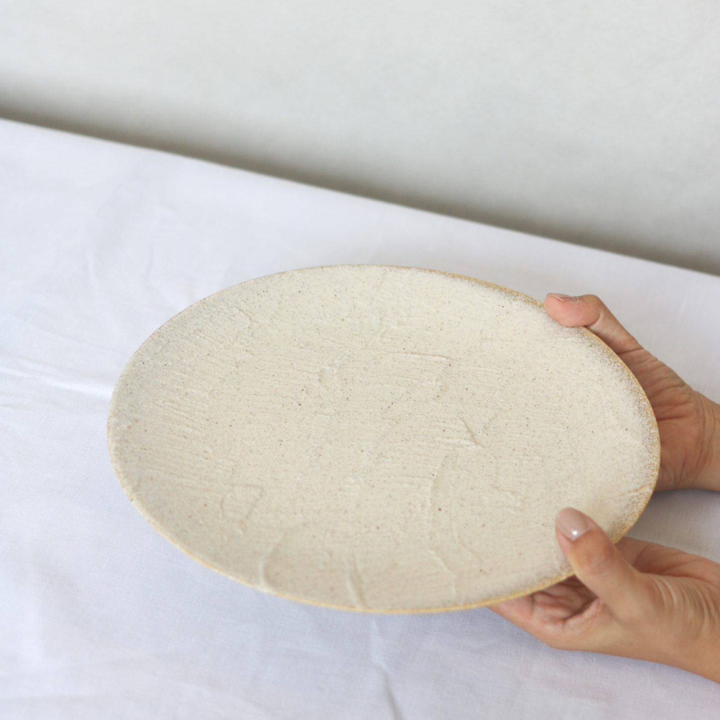 漆喰|27cmプレート|絹衣・一縷