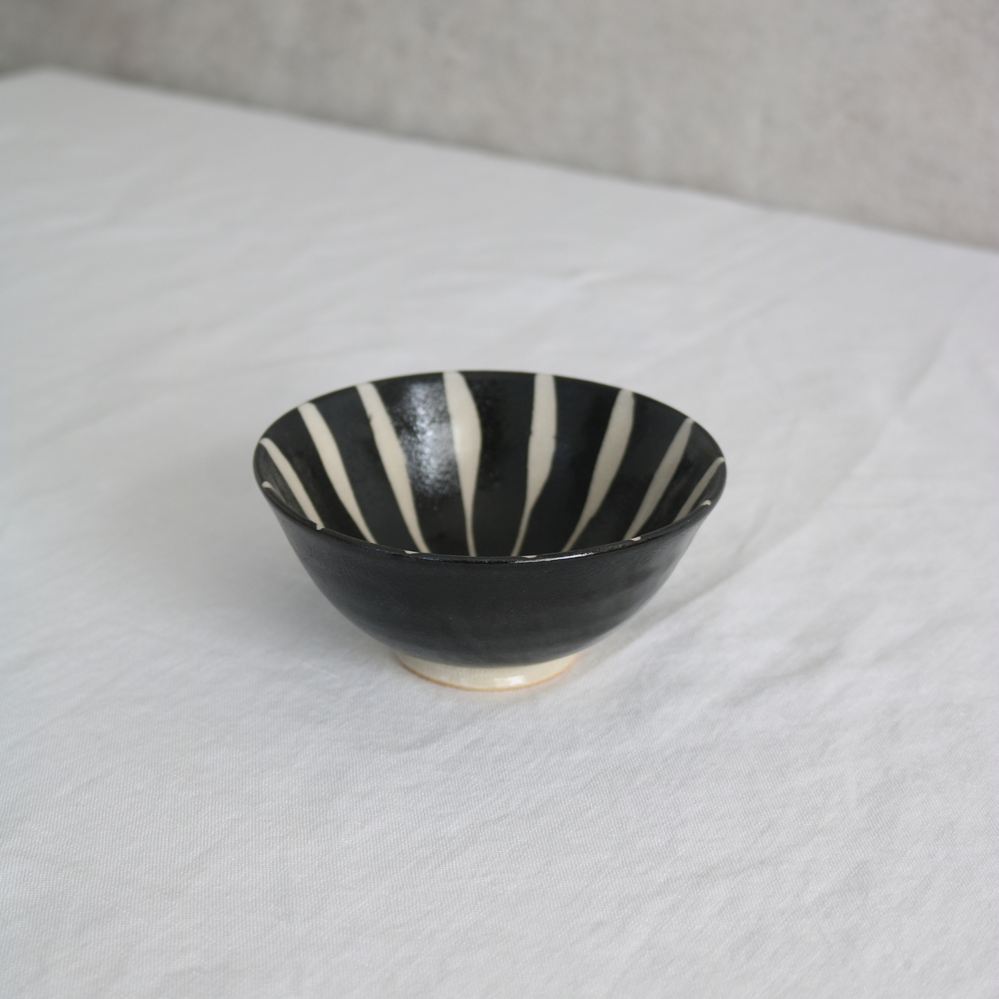 黒十草茶碗