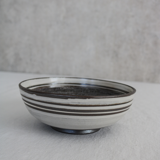 三島白ボーダー櫛目鉢