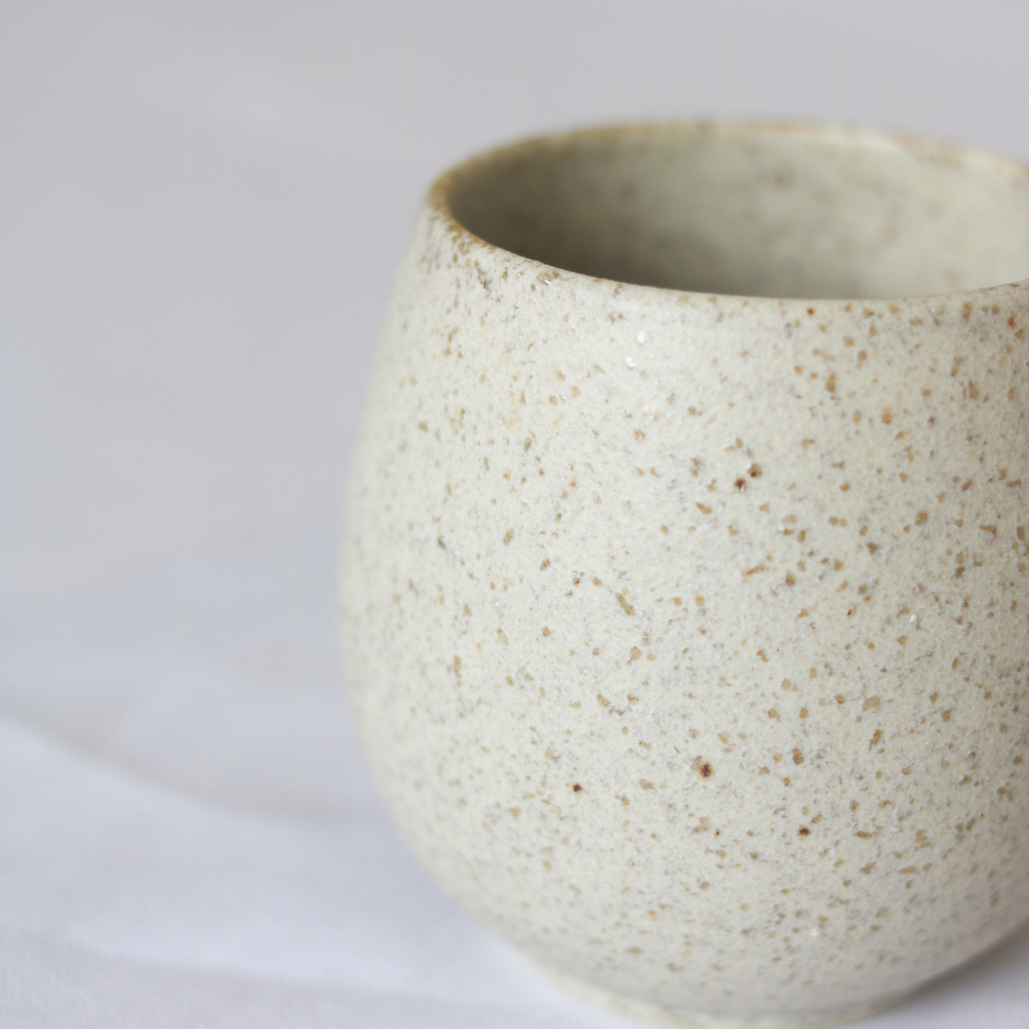 玉子型湯呑｜絹衣